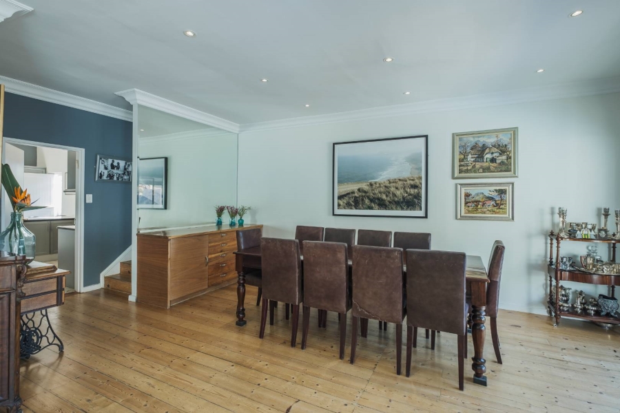 4 Bedroom Property for Sale in Fresnaye Western Cape